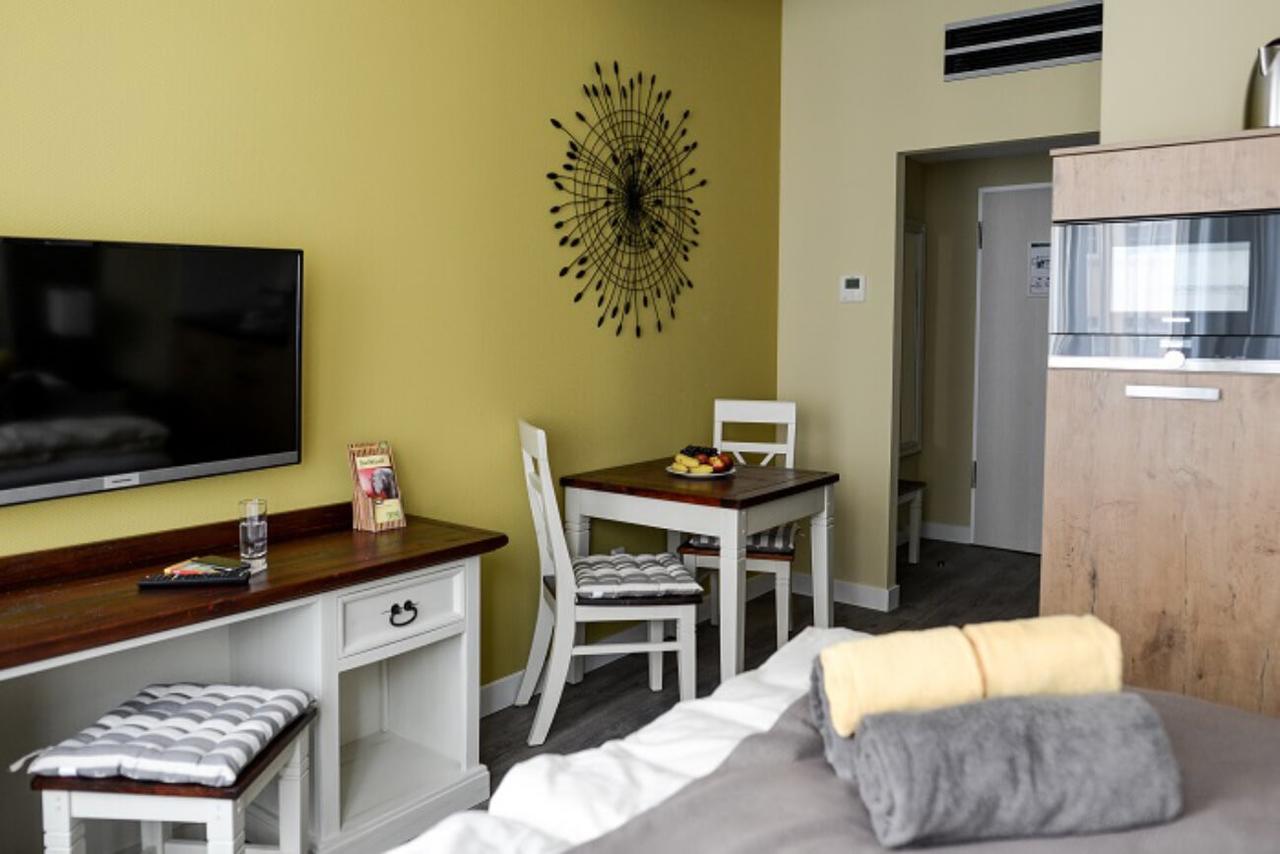Hausner'S Hotel- Studio Apartments Altenstadt an der Waldnaab Dış mekan fotoğraf